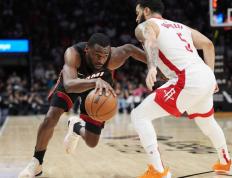 包含威金斯狂砍火箭分，掀起高潮迎来新赛季高光！的词条