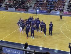 包含一场公益赛在本周末举行，联合球星为慈善事业献爱心的词条