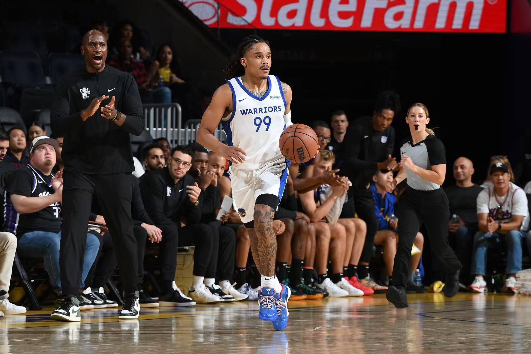 关于莫兰特狂砍黄蜂分,状态爆棚迎来新赛季高光!的信息