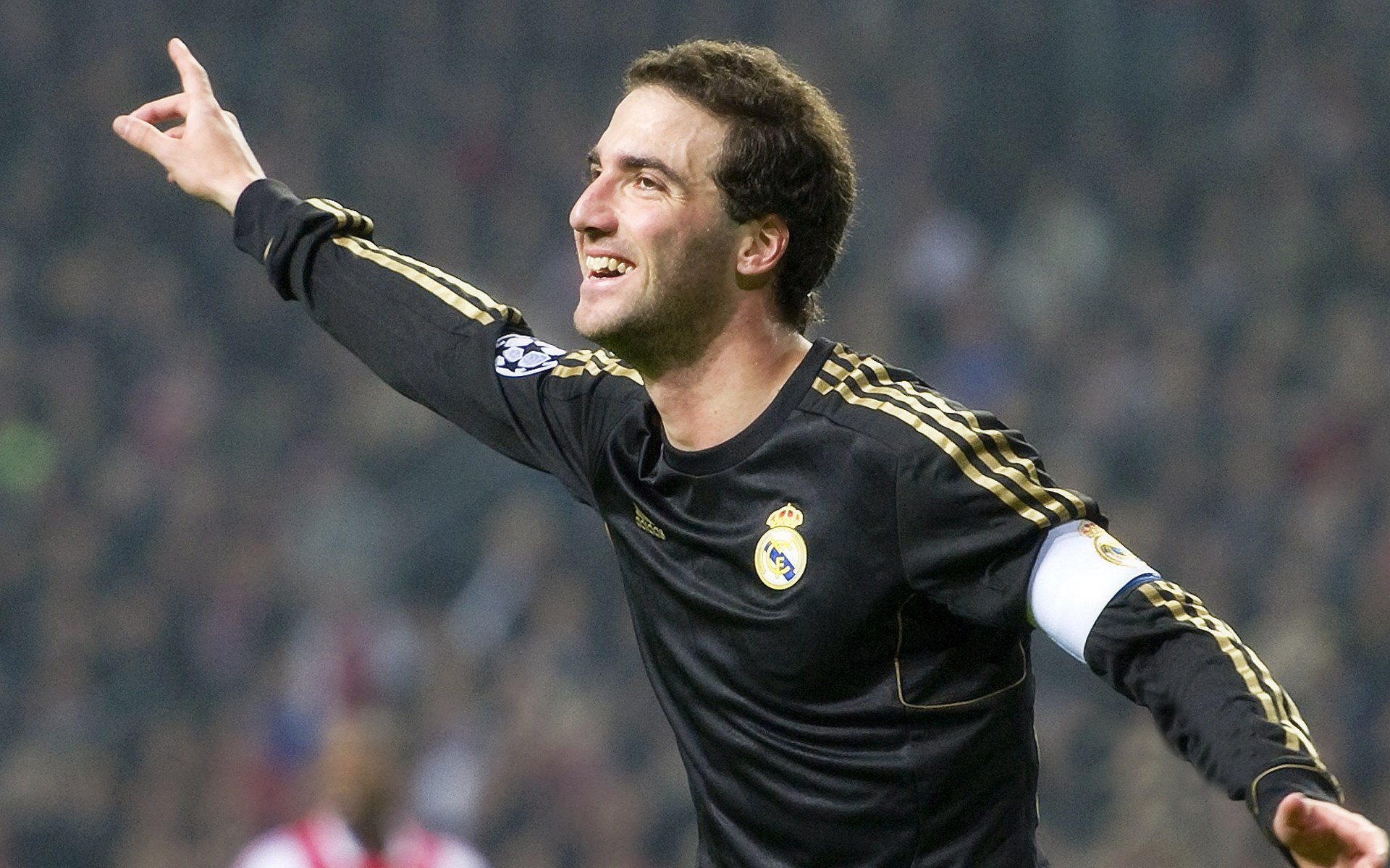 勇士观众热烈欢呼！，Rookie迎来五赛季出色发挥全场沸腾不已